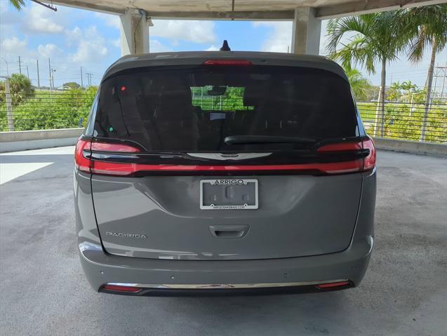 new 2025 Chrysler Pacifica car, priced at $42,920