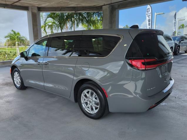 new 2025 Chrysler Pacifica car, priced at $42,920