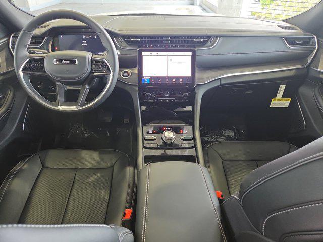 new 2025 Jeep Grand Cherokee car