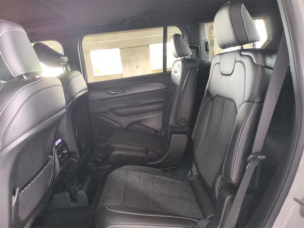 new 2025 Jeep Grand Cherokee L car, priced at $44,213