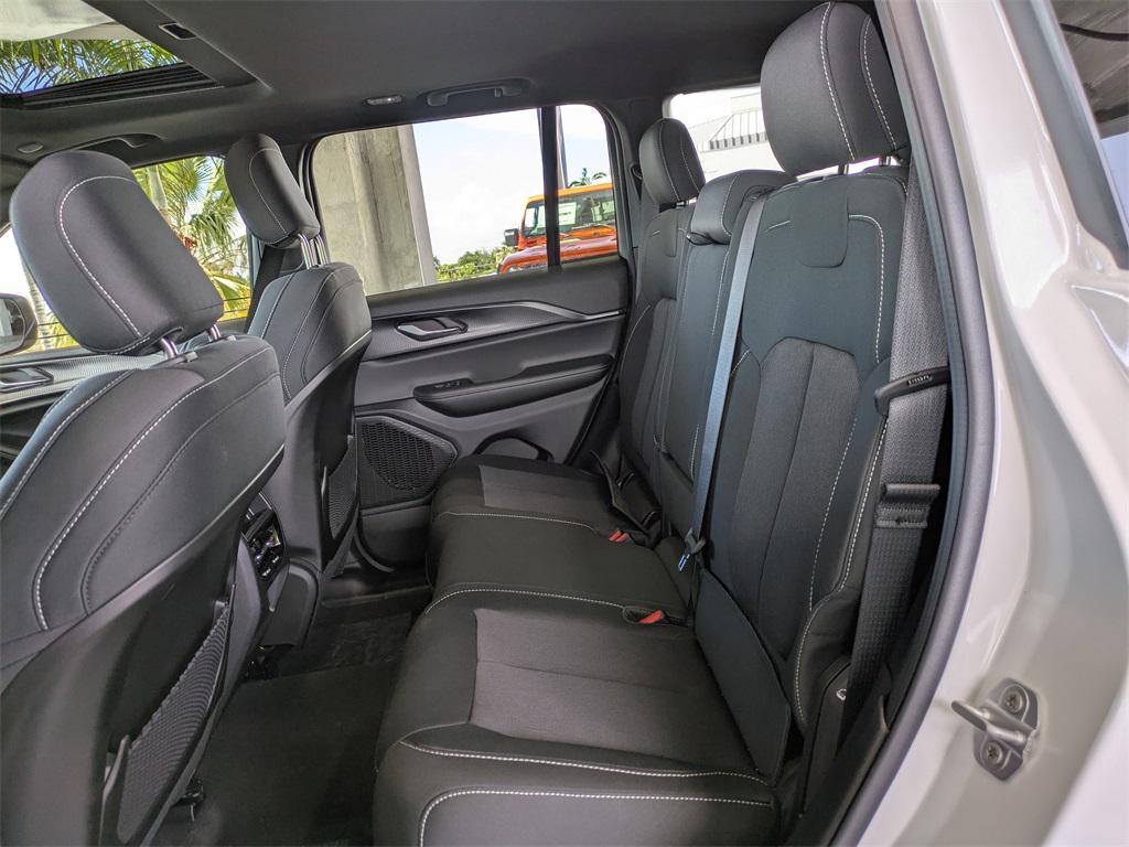 new 2025 Jeep Grand Cherokee car, priced at $34,537