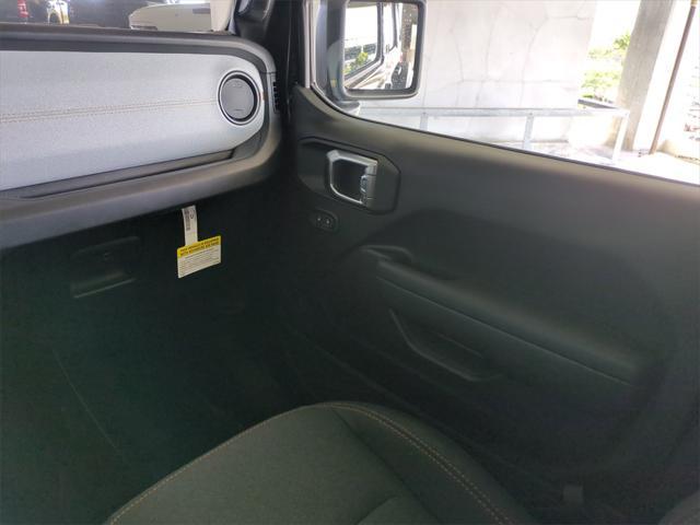 new 2025 Jeep Wrangler car, priced at $45,878