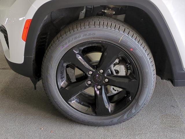 new 2025 Jeep Grand Cherokee car, priced at $40,625