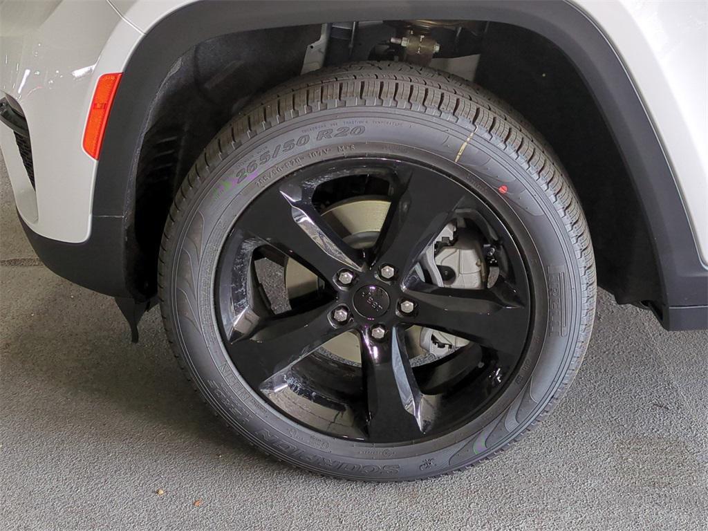 new 2025 Jeep Grand Cherokee car, priced at $37,365