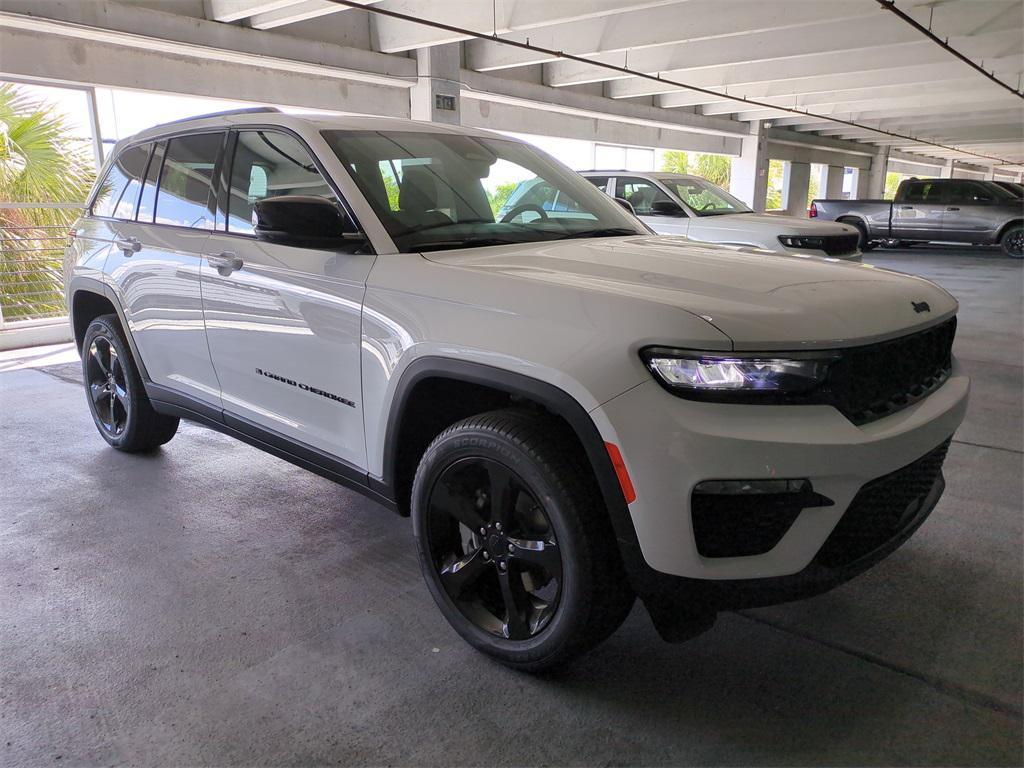 new 2025 Jeep Grand Cherokee car, priced at $37,365