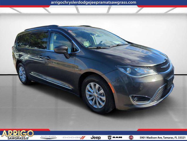 used 2017 Chrysler Pacifica car, priced at $10,998