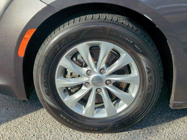 used 2017 Chrysler Pacifica car, priced at $10,998