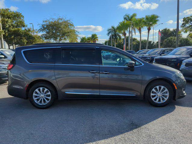 used 2017 Chrysler Pacifica car, priced at $10,998