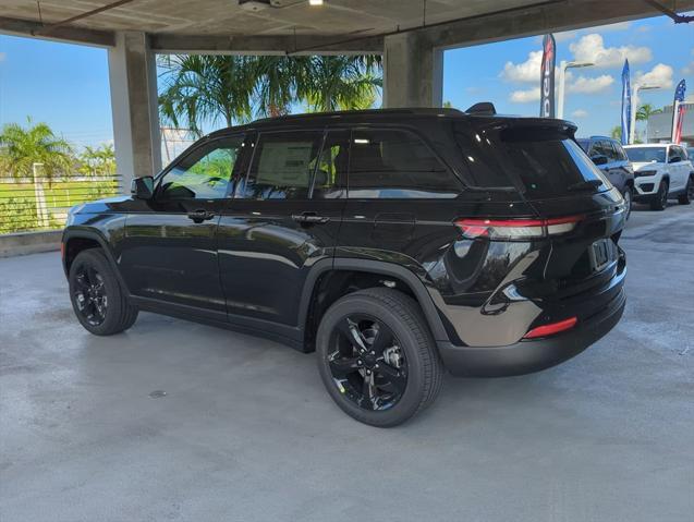 new 2025 Jeep Grand Cherokee car, priced at $48,170