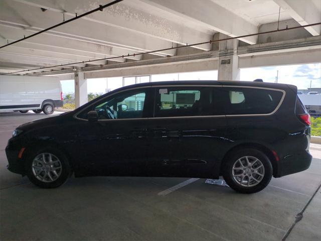 new 2025 Chrysler Pacifica car, priced at $44,567