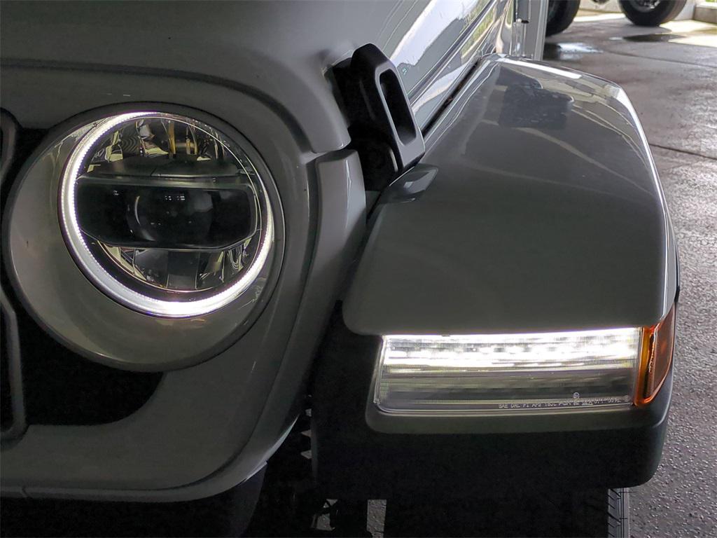 new 2025 Jeep Wrangler car, priced at $46,021