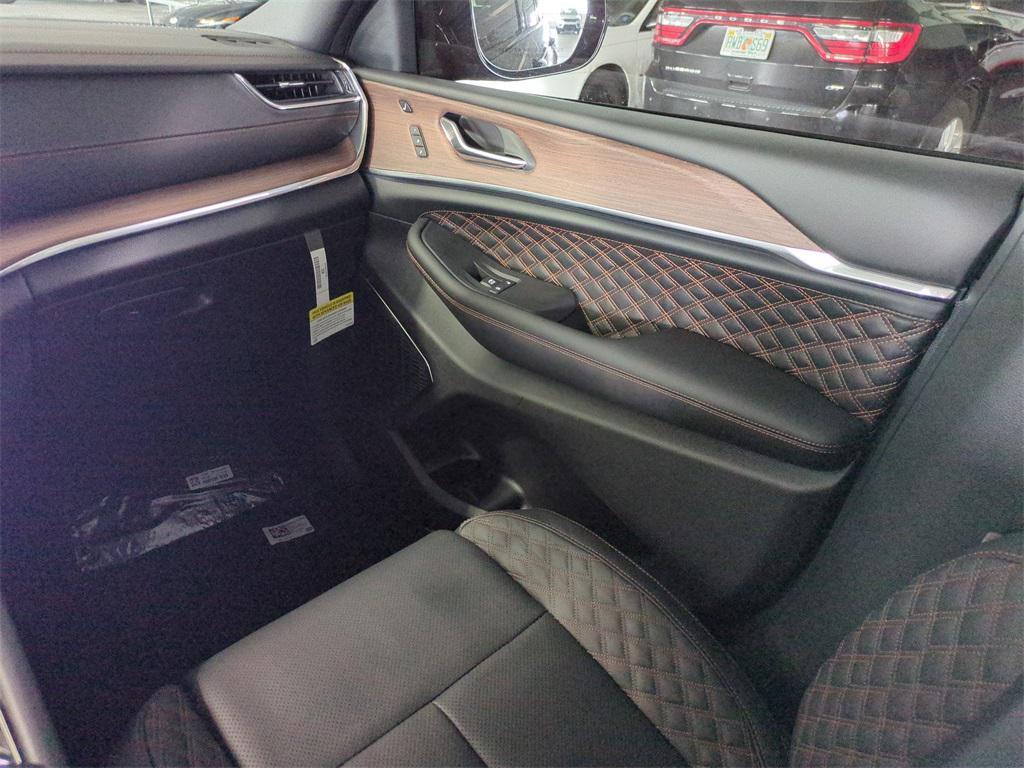 new 2025 Jeep Grand Cherokee car, priced at $58,775