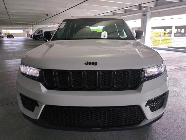 new 2025 Jeep Grand Cherokee car, priced at $40,447