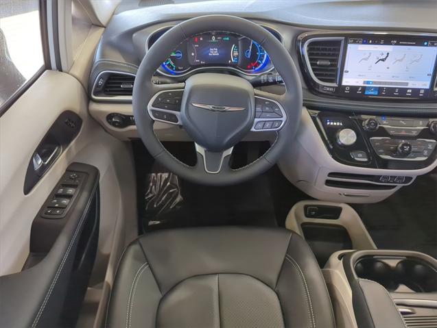 new 2024 Chrysler Pacifica Hybrid car, priced at $43,756