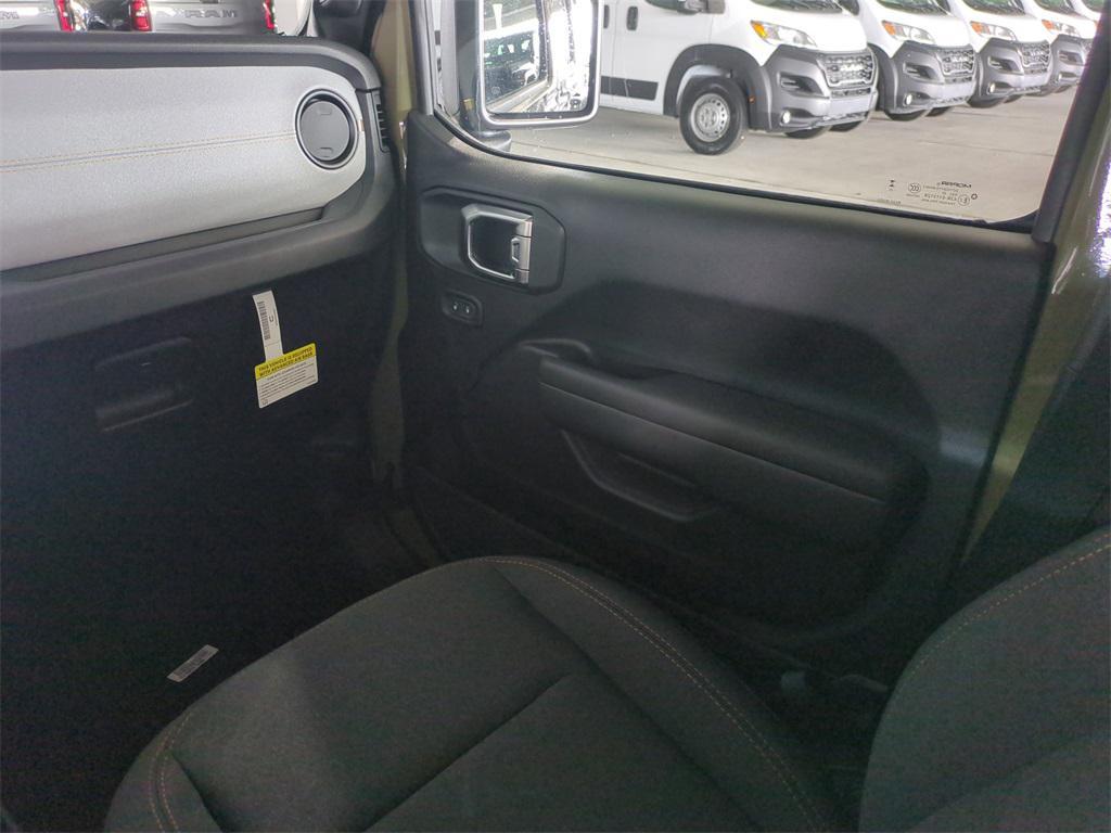 new 2025 Jeep Wrangler car, priced at $41,657