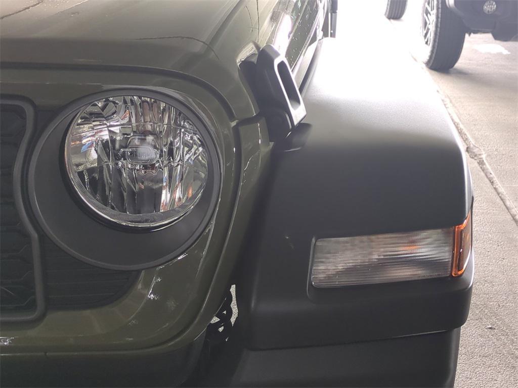 new 2025 Jeep Wrangler car, priced at $41,657
