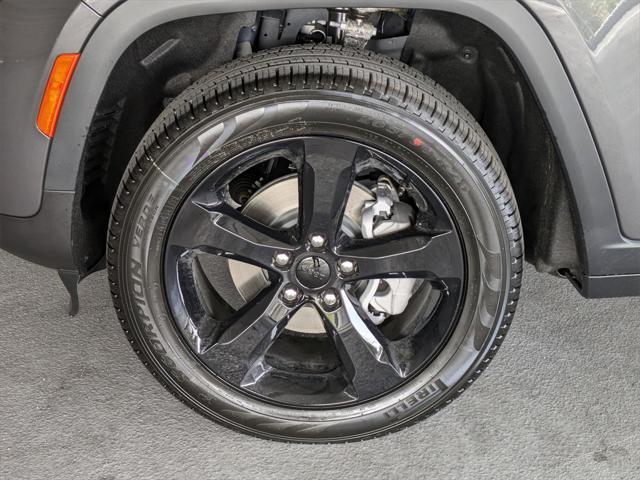new 2025 Jeep Grand Cherokee car, priced at $40,976