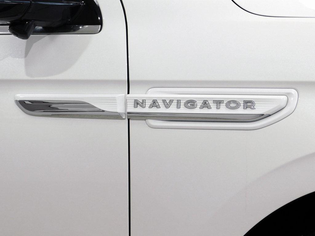 used 2024 Lincoln Navigator car, priced at $74,999