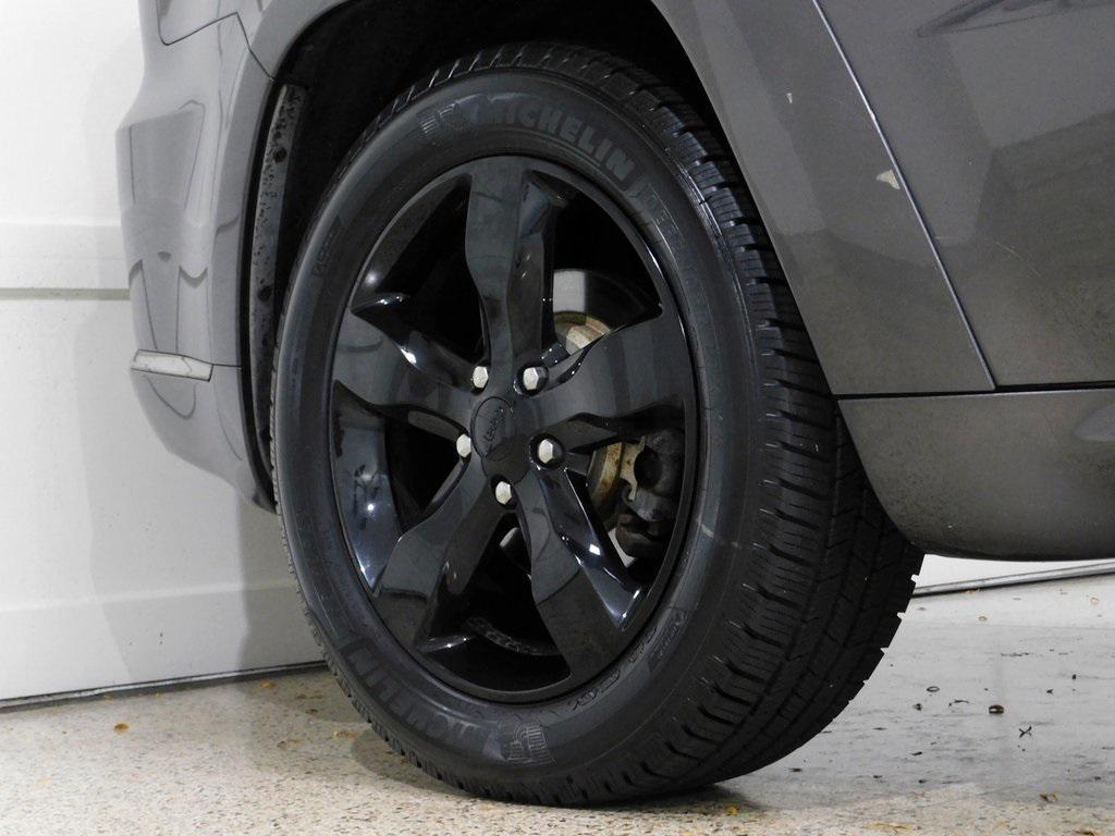 used 2016 Jeep Grand Cherokee car, priced at $18,984