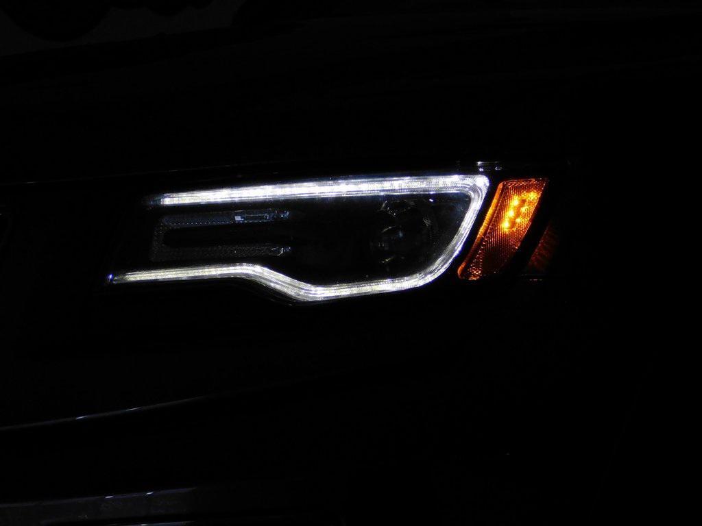 used 2016 Jeep Grand Cherokee car, priced at $18,984