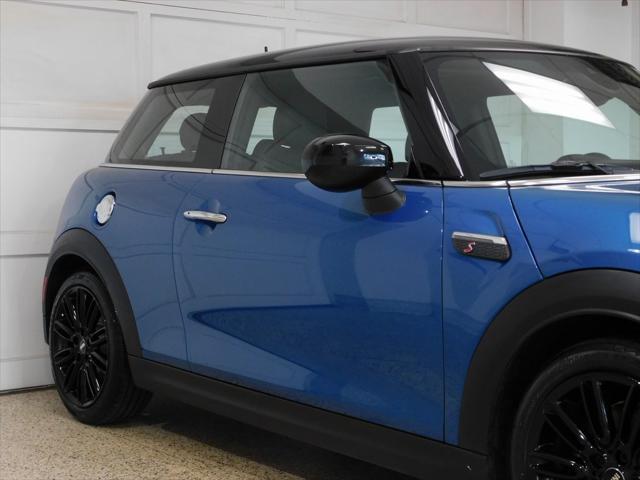 used 2022 MINI Hardtop car, priced at $25,599