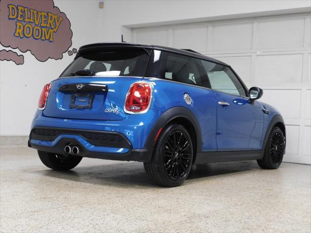 used 2022 MINI Hardtop car, priced at $23,999