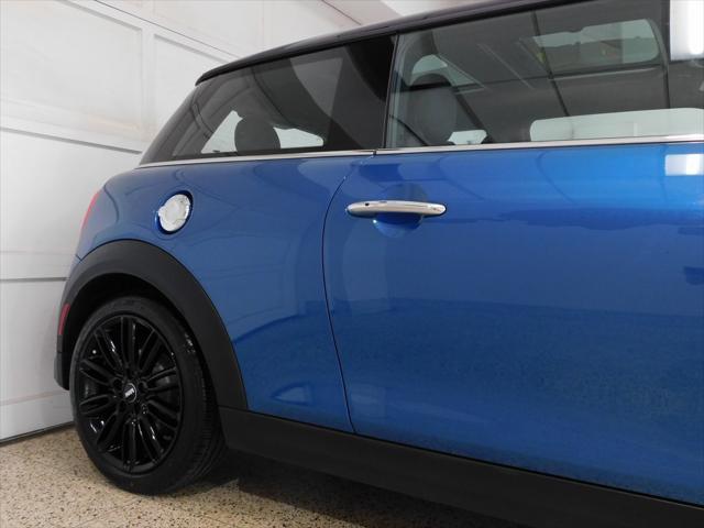 used 2022 MINI Hardtop car, priced at $23,999