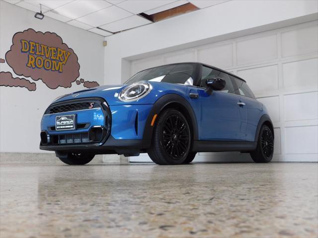 used 2022 MINI Hardtop car, priced at $25,599