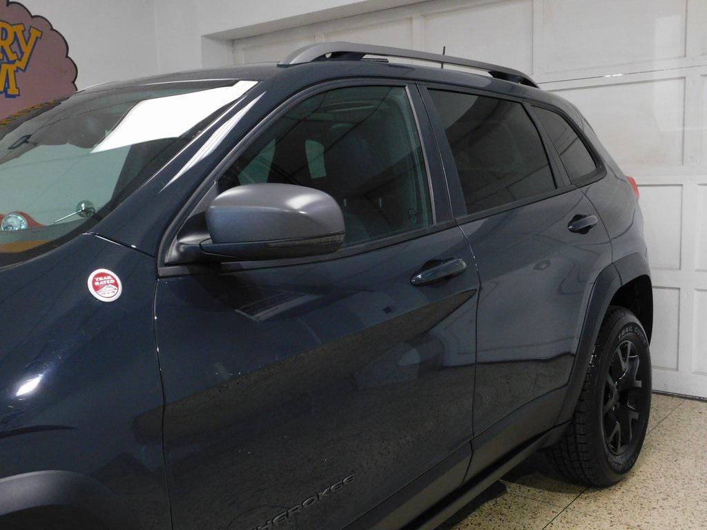 used 2016 Jeep Cherokee car, priced at $16,949