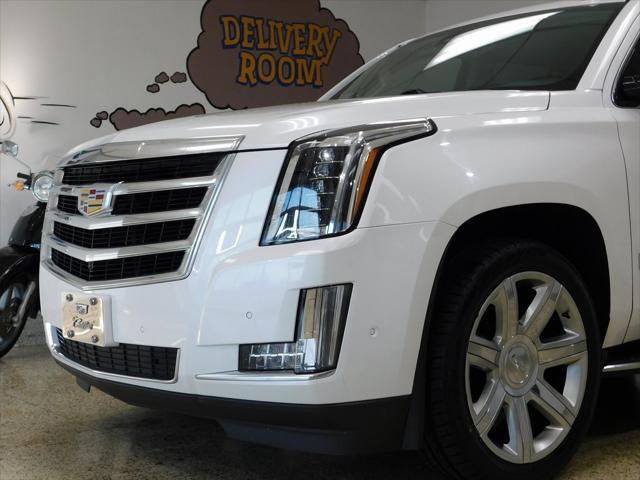 used 2020 Cadillac Escalade car, priced at $40,999