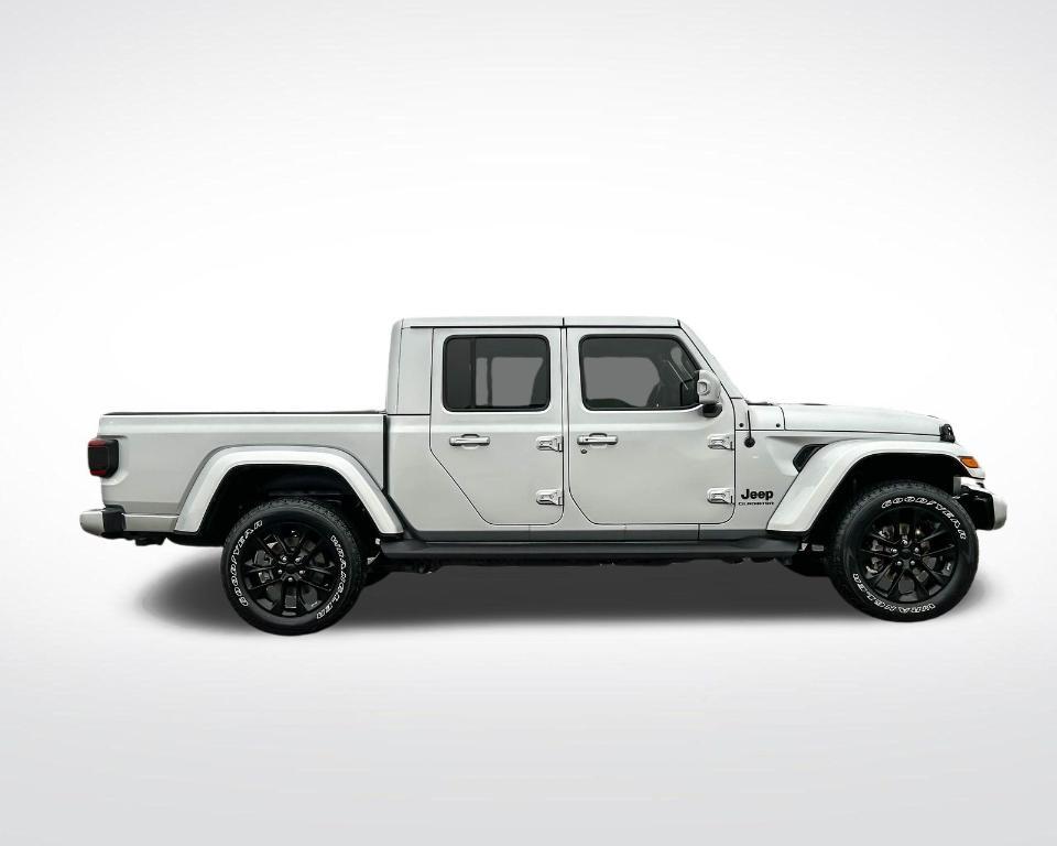 used 2022 Jeep Gladiator car, priced at $35,382