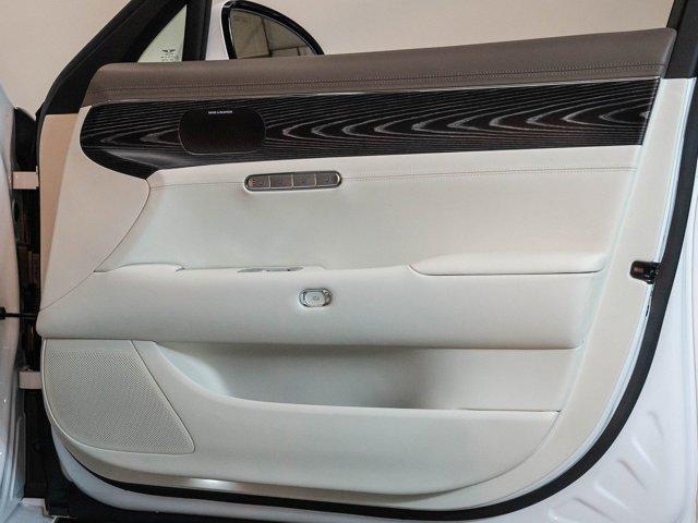 new 2025 Genesis G90 car