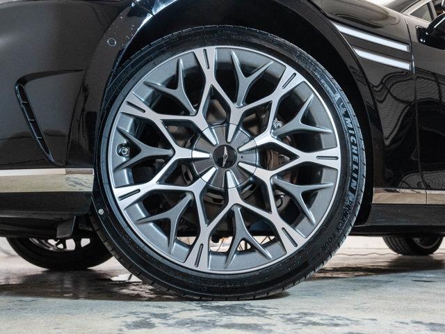 new 2025 Genesis G90 car, priced at $95,290