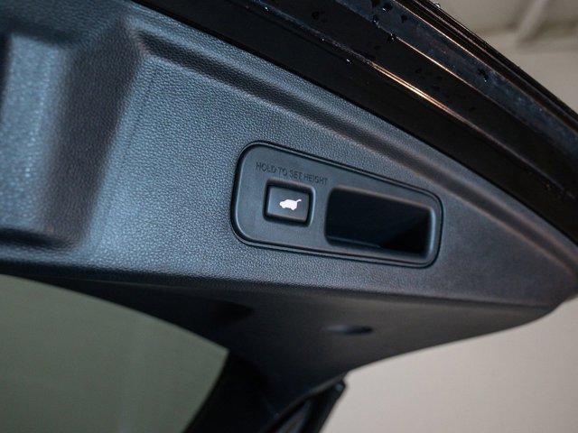 used 2022 Acura MDX car, priced at $43,998