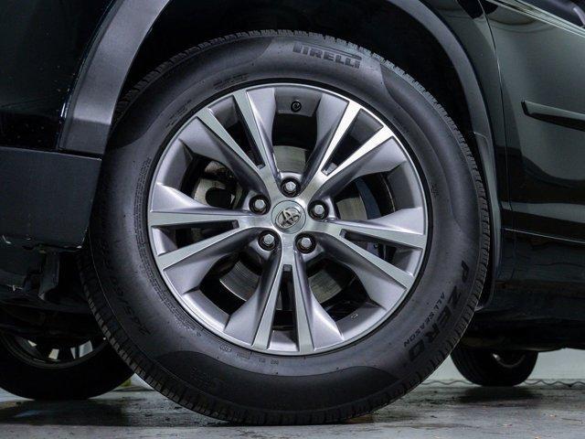 used 2015 Toyota Highlander car, priced at $19,399