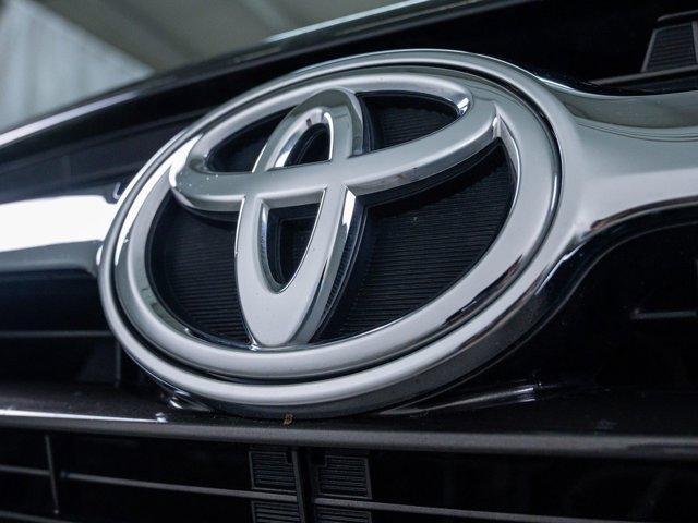 used 2015 Toyota Highlander car, priced at $19,399