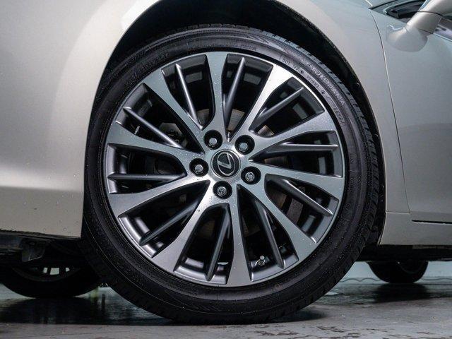 used 2019 Lexus ES 300h car, priced at $28,399