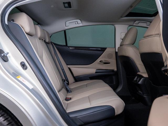 used 2019 Lexus ES 300h car, priced at $28,399