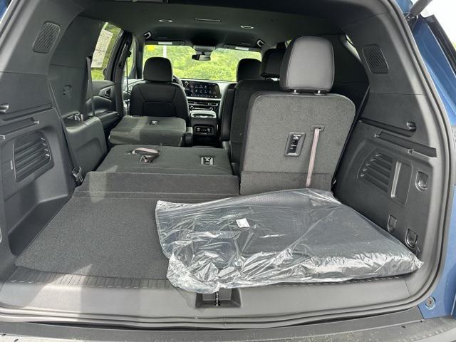 new 2025 Chevrolet Traverse car, priced at $45,195