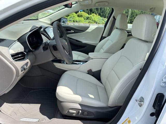 new 2025 Chevrolet Malibu car, priced at $34,195