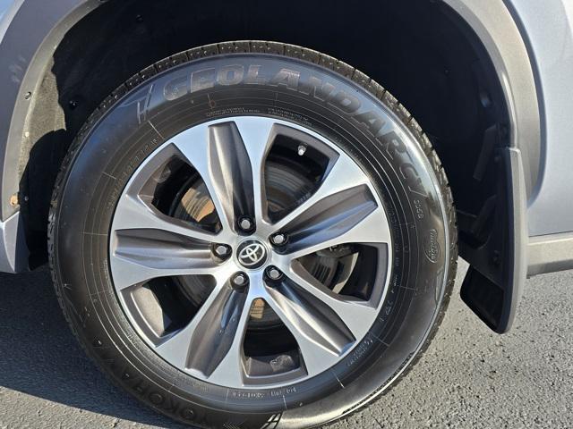 used 2021 Toyota Highlander Hybrid car, priced at $35,290