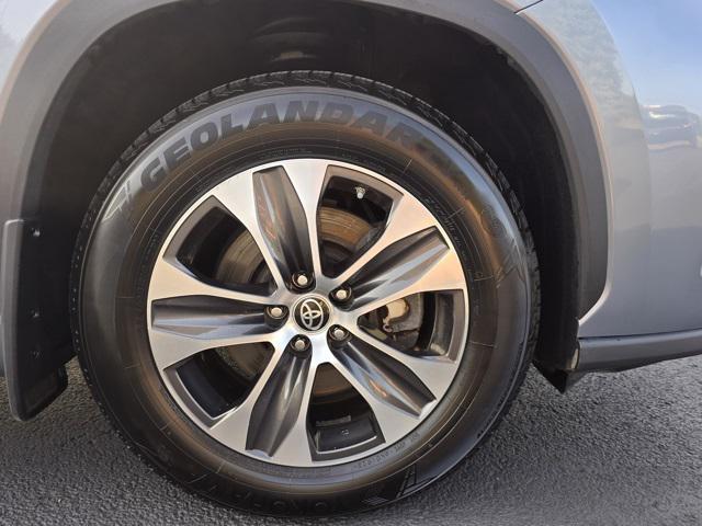used 2021 Toyota Highlander Hybrid car, priced at $35,290