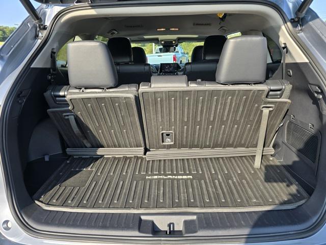 used 2021 Toyota Highlander Hybrid car, priced at $35,290