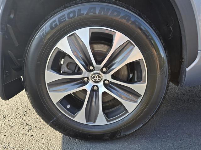 used 2021 Toyota Highlander Hybrid car, priced at $35,290