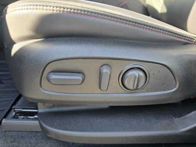 used 2023 Chevrolet Traverse car, priced at $36,990