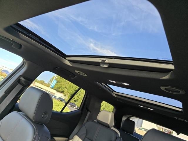 used 2023 Chevrolet Traverse car, priced at $36,990