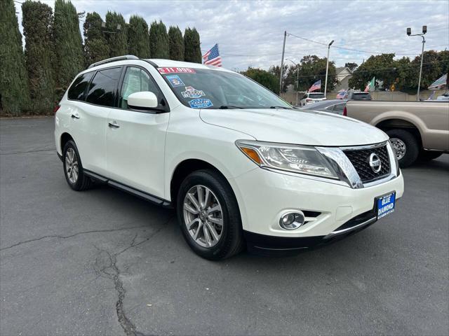 used 2015 Nissan Pathfinder car, priced at $11,999