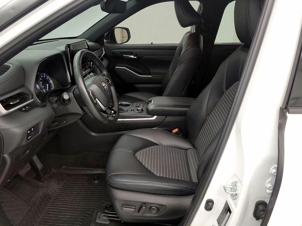 used 2023 Toyota Highlander car, priced at $38,998