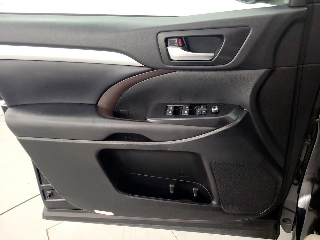 used 2019 Toyota Highlander car, priced at $28,998