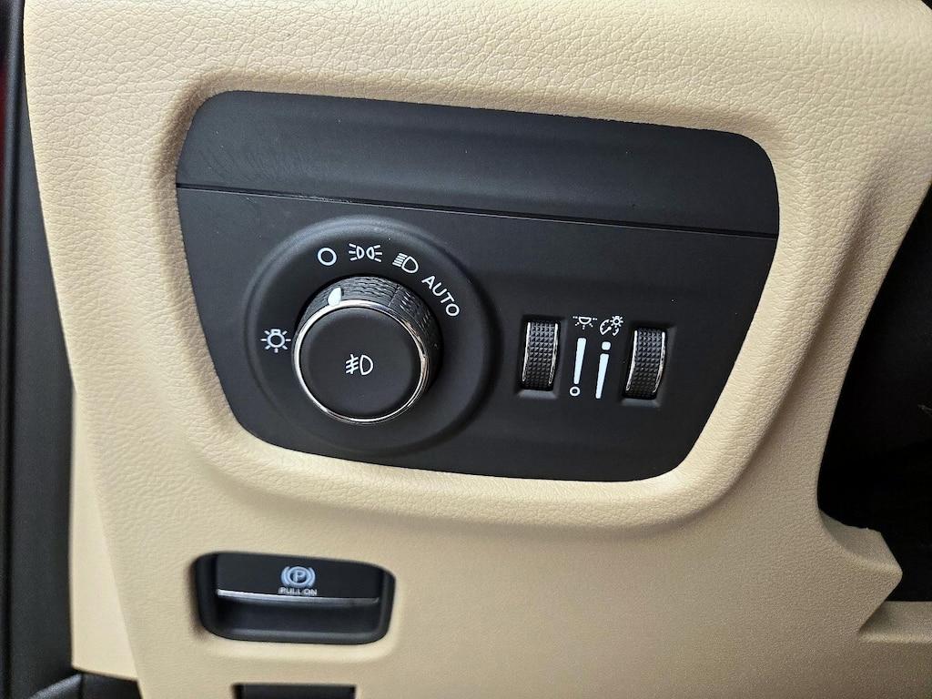 used 2022 Jeep Grand Cherokee car, priced at $32,998